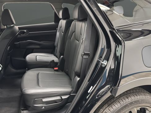 Used 2025 Kia Sorento X-Line EX AWD/4WD image 24