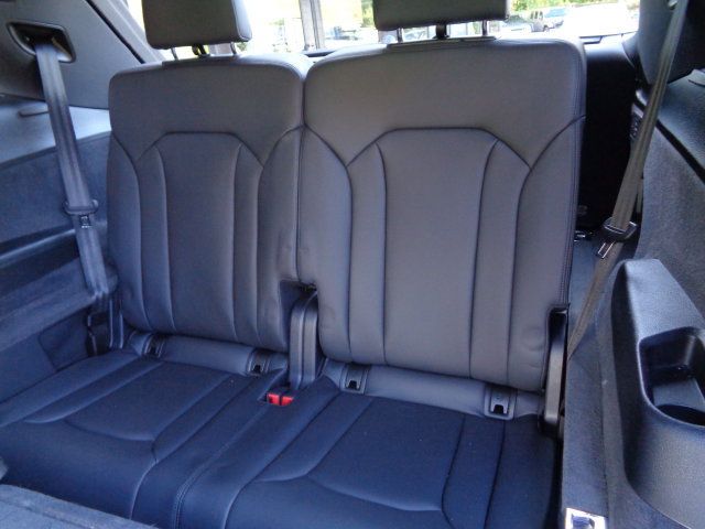 Used 2025 Audi Q7 3.0T Prestige w/ Prestige Package AWD/4WD image 19