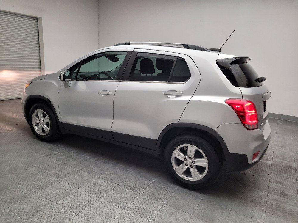 Used 2020 Chevrolet Trax LT FWD image 3