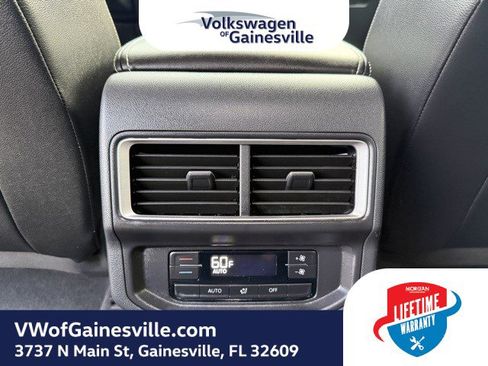 Used 2025 Volkswagen Atlas SE image 13