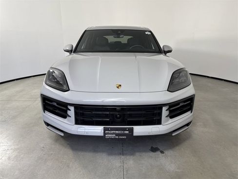 Certified 2025 Porsche Cayenne E-Hybrid image 10