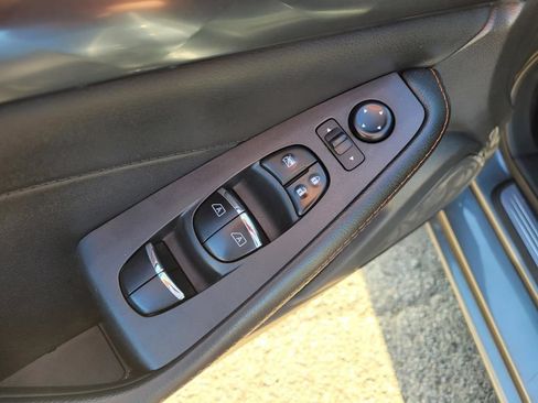 Used 2023 Nissan Maxima SR w/ Sport Mat Group FWD image 19