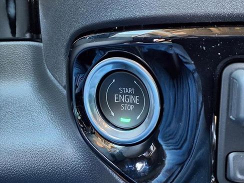 New 2026 GMC Sierra 1500 SLT w/ SLT Premium Plus Package image 9