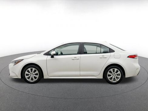 Used 2025 Toyota Corolla LE FWD image 4