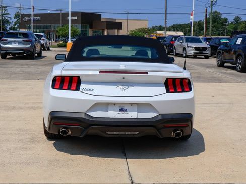 Used 2025 Ford Mustang Premium RWD image 22