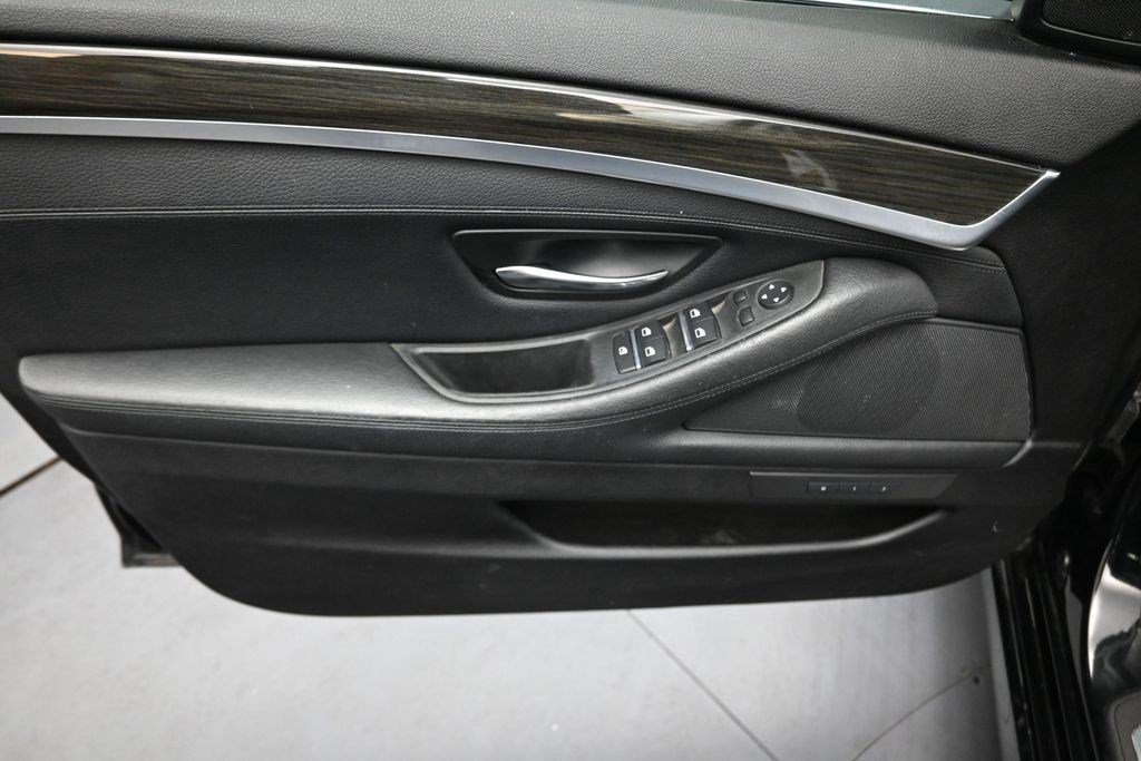 Used 2014 BMW 528i xDrive Sedan AWD/4WD image 13