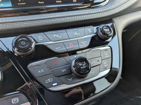 New 2026 Chrysler Pacifica Select w/ S Appearance Package image 28