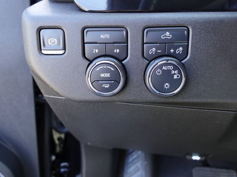 Used 2023 Chevrolet Silverado 1500 LT AWD/4WD image 52