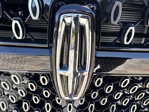 New 2026 Lincoln Navigator L Reserve AWD/4WD image 6