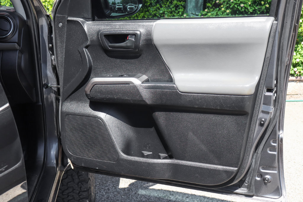 Used 2022 Toyota Tacoma SR5 AWD/4WD image 40