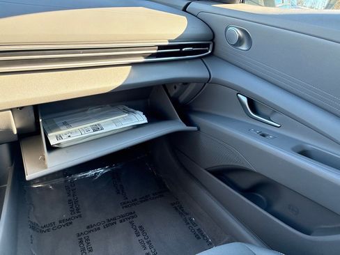 Used 2023 Hyundai Elantra SEL image 34