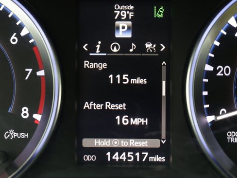 Used 2016 Toyota Highlander Limited w/ Driver Technology Package FWD image 26