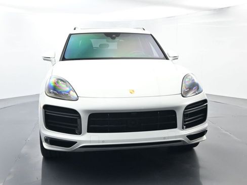 Used 2022 Porsche Cayenne Turbo S image 18
