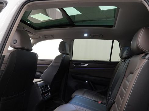 Used 2024 Volkswagen Atlas SEL AWD/4WD image 13