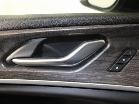 Used 2025 Jeep Grand Cherokee Limited w/ Black Appearance Package image 22