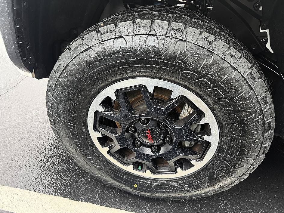 Used 2024 Toyota Tacoma TRD Off-Road w/ TRD Off Road Upgrade Package AWD/4WD image 28