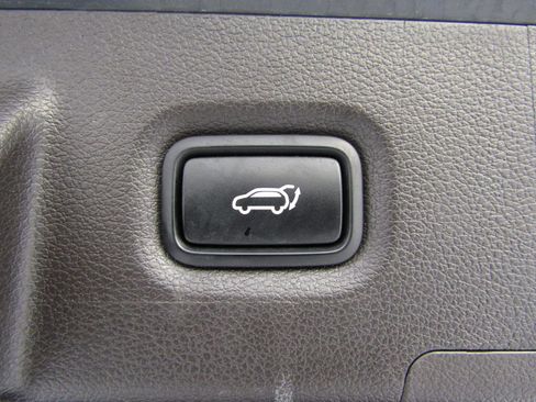 Used 2020 Hyundai Santa Fe SEL w/ Convenience + Premium Package image 21