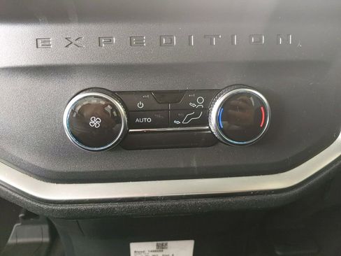Used 2025 Ford Expedition Active AWD/4WD image 16