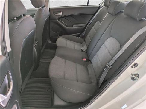 Used 2018 Kia Forte LX FWD image 17