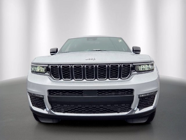 Used 2025 Jeep Grand Cherokee L Limited w/ Luxury Tech Group II AWD/4WD image 2