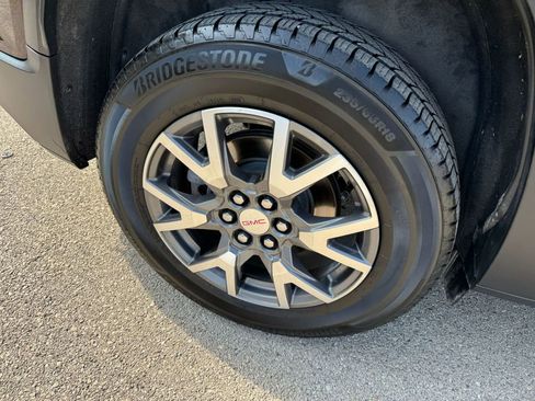 Used 2020 GMC Acadia SLE w/ Driver Convenience Package image 10