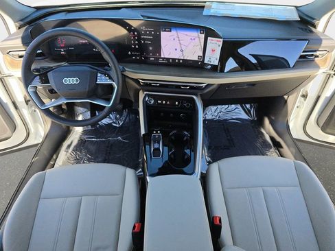 Certified 2025 Audi Q5 Premium w/ Convenience Package AWD/4WD image 9
