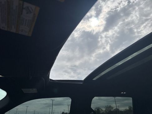 Used 2019 Ford F150 Raptor w/ Equipment Group 802A Luxury image 10