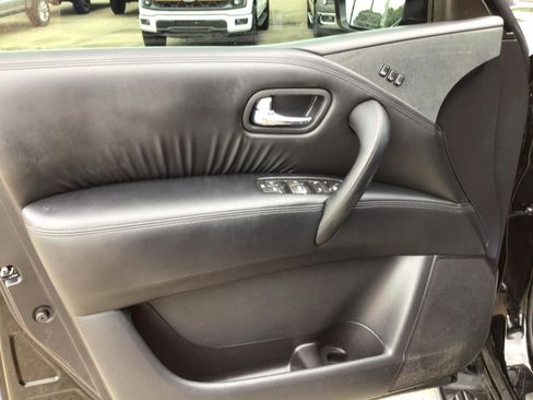 Used 2023 Nissan Armada SL w/ Midnight Edition Package RWD image 13