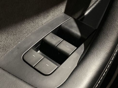 Used 2023 Tesla Model Y Long Range image 9