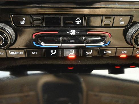 Used 2022 Jeep Grand Cherokee L Limited image 17