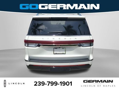 Certified 2024 Lincoln Navigator Premiere AWD/4WD image 8