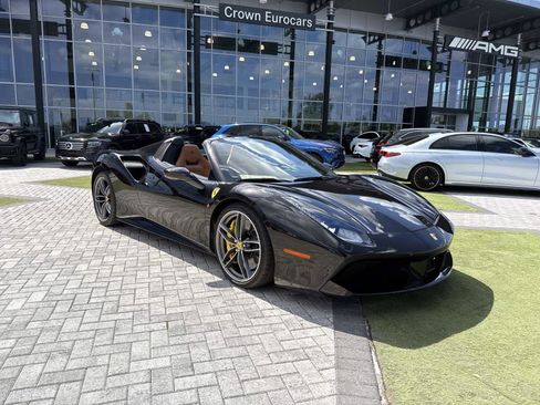 Used 2018 Ferrari 488 Spider image 7