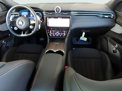 New 2025 Maserati Grecale Folgore image 21