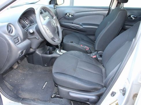 Used 2015 Nissan Versa SL image 14