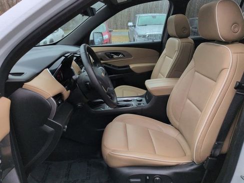 Used 2023 Chevrolet Traverse Premier image 20