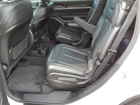 Used 2022 Jeep Grand Cherokee L Limited w/ Trailer Tow Group (B) image 12