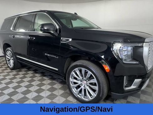 Used 2021 GMC Yukon Denali w/ Denali Premium Package AWD/4WD image 3