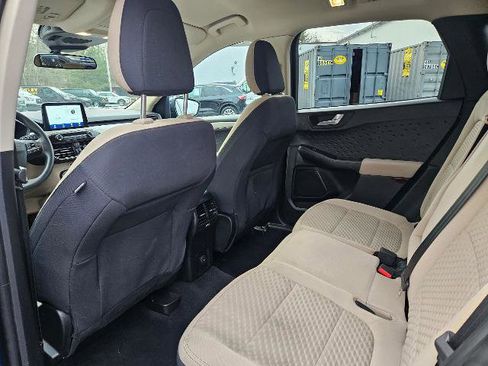 Certified 2020 Ford Escape SE image 11