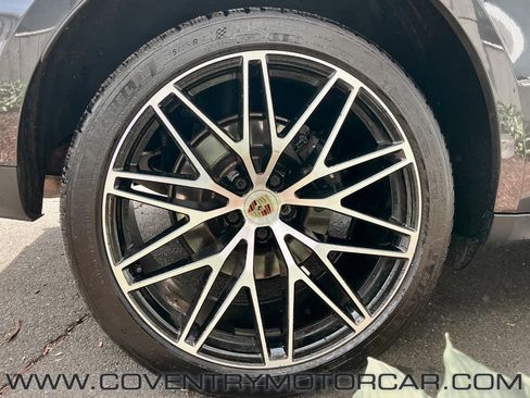 Used 2022 Porsche Macan AWD/4WD image 10