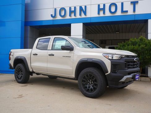 New 2026 Chevrolet Colorado Trail Boss AWD/4WD image 2