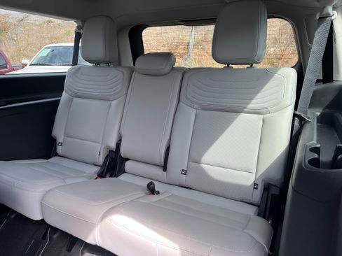 Used 2025 Ford Expedition Max Platinum w/ Platinum Ultimate Package image 13