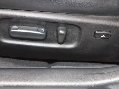 Used 2011 Toyota Avalon FWD image 30