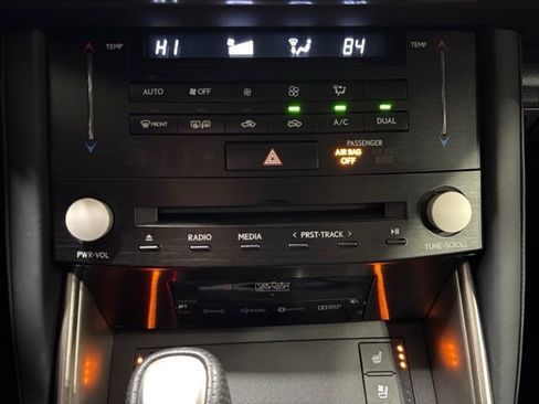 Used 2018 Lexus IS 350 image 19