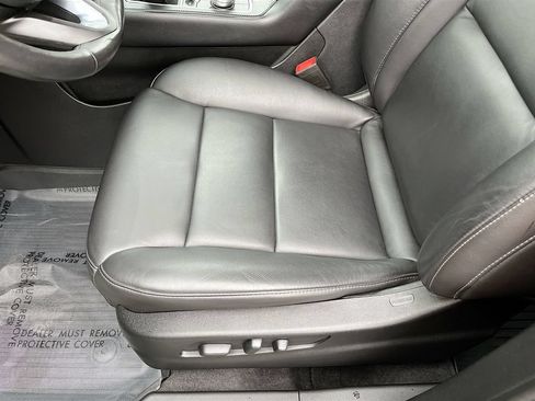 Used 2020 Cadillac XT4 Premium Luxury w/ Cold Weather Package AWD/4WD image 20