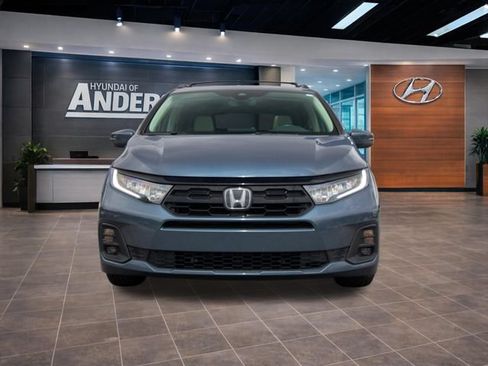 Used 2025 Honda Odyssey Touring image 3