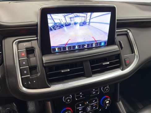 Used 2021 Chevrolet Tahoe Z71 w/ Z71 Signature Package image 18