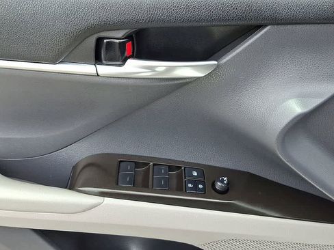 Used 2021 Toyota Camry LE w/ Convenience Package FWD image 2