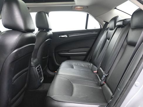 Used 2018 Chrysler 300 Limited w/ Safetytec Plus Group image 23