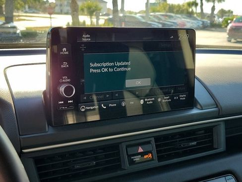 Certified 2024 Honda Pilot Touring image 30