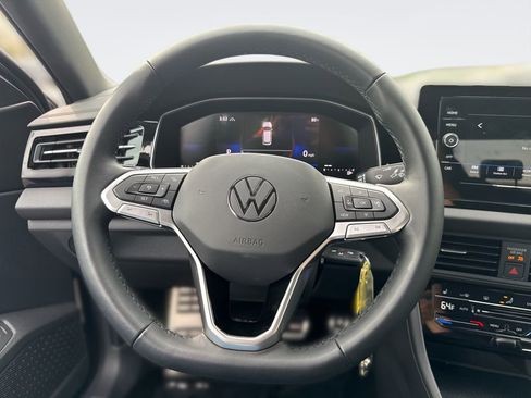Used 2025 Volkswagen Jetta Sport FWD image 11